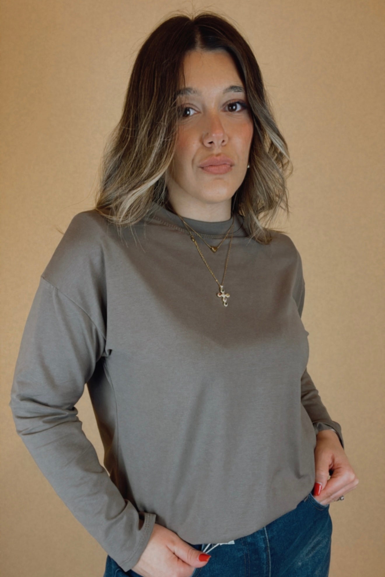 T-shirt a manica lunga, con spalline